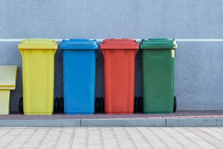 Benefits of Providing More Rubbish/Recycling Bins - 3 Advantages